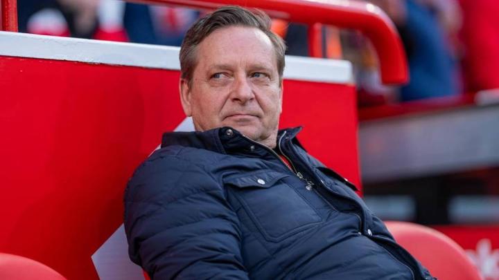 德甲裁判风波持续发酵;拜仁不满判罚,柏林联合总监直言不妥;联赛公平面临考验。 体育新闻 德甲裁判风波持续发酵;拜仁不满判罚,柏林联合总监直言不妥;联赛公平面临考验。 体育新闻