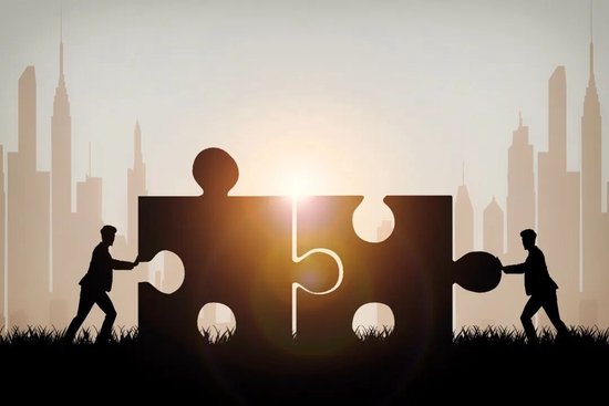 从雄心到现实；大智慧彭博梦落空后，湘财股份接棒东方财富路径；这场整合能否突围。