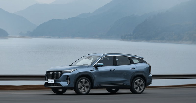  吉利博越L小蓝灯版即将登场；千里浩瀚辅助驾驶H3方案助力智能平权；晴山蓝配色增添专属雅韵。 汽车科技