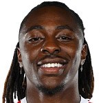  远射狂潮背后的战术迷局：埃泽的疯狂输出真的高效吗？ 体育新闻