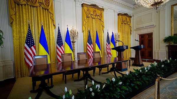 未知的终局与抉择:和平背后的隐秘博弈逻辑 情感心理