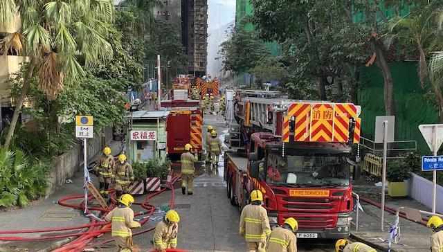 【深度技术解析】跨年夜瑞士酒吧火灾:闪燃现象与建筑安全漏洞的技术复盘 新闻