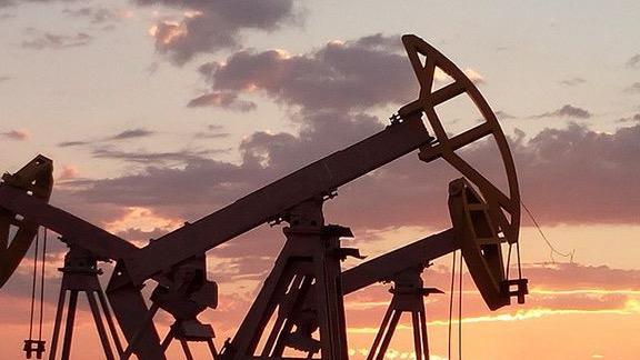  【深度复盘】美国政府停摆下的全球资本市场震荡：数据缺失、政策博弈与中概股财报季的多维博弈 股票财经