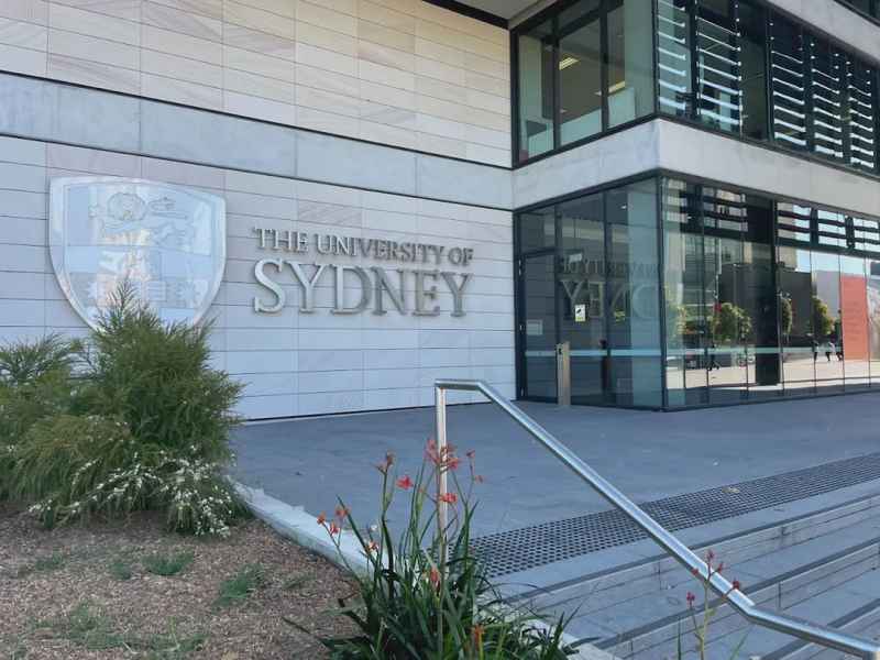  【硬核对比】从QS数据到留学成本：英澳留学选择的全维度决策框架 教育招生