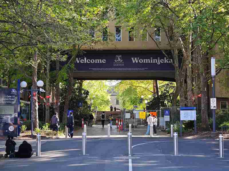  【硬核对比】从QS数据到留学成本：英澳留学选择的全维度决策框架 教育招生