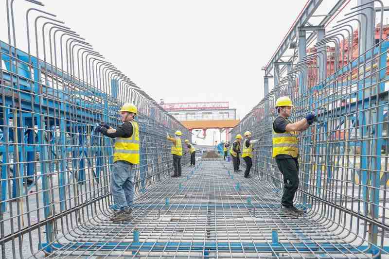  亚洲最大高铁制梁场的“千榀”突破：智能建造如何重塑基建效率 新闻