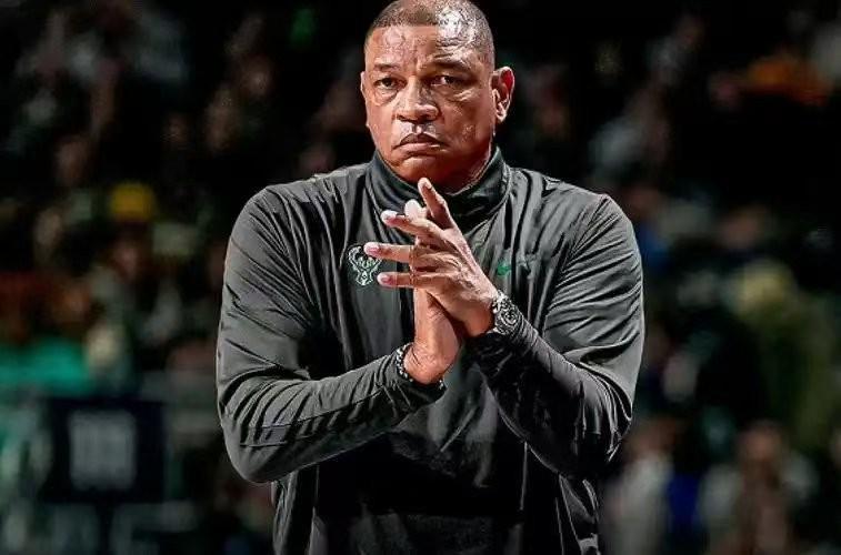  [传奇转身与新篇开启] 里弗斯退休、莫兰特去向未定：NBA正在悄悄改变的模样 体育新闻